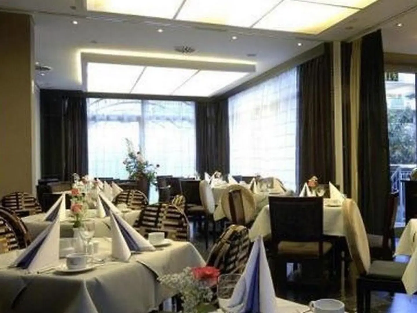 Ambiance Rivoli Restaurant