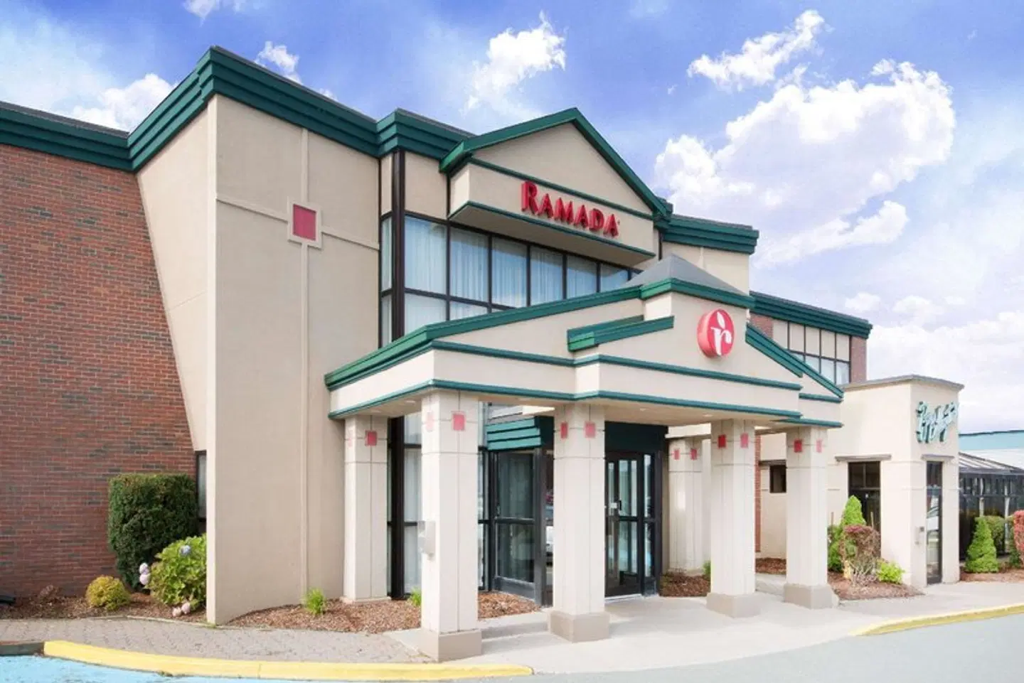 Ramada by Wyndham St. John's EXTERIOR