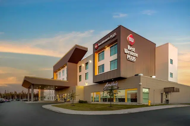 Best Western Plus St. John's Airport Hotel and Suites EXTERIOR