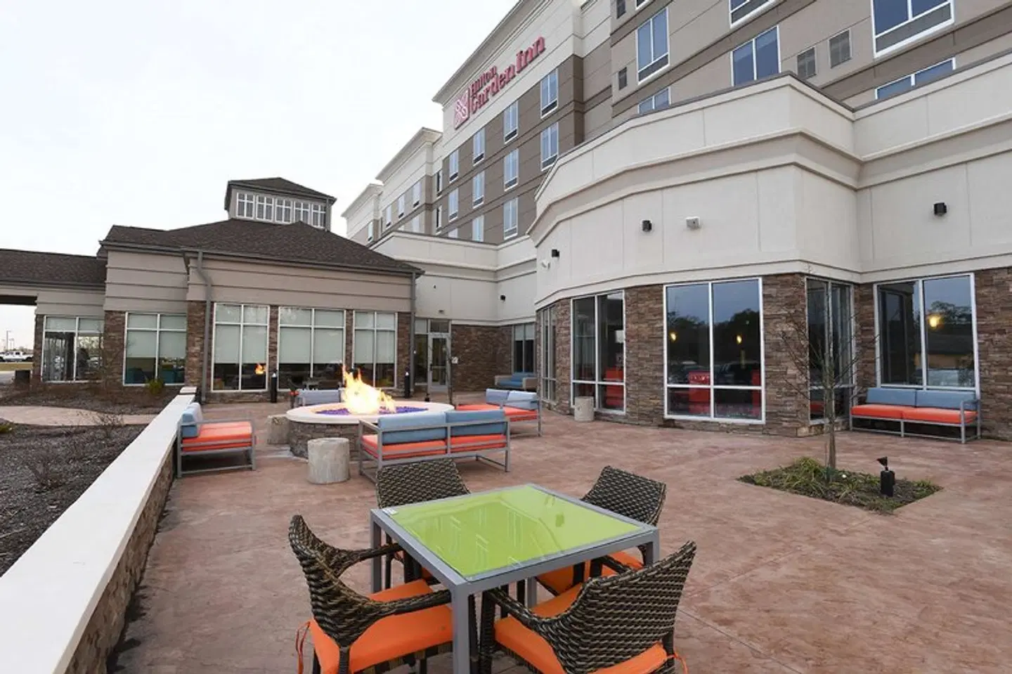 Hilton Garden Inn Jacksonville EXTERIOR
