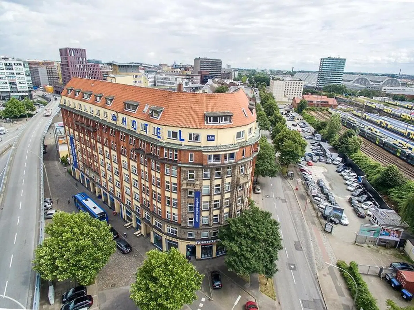 a&o Hamburg Hauptbahnhof EXTERIOR