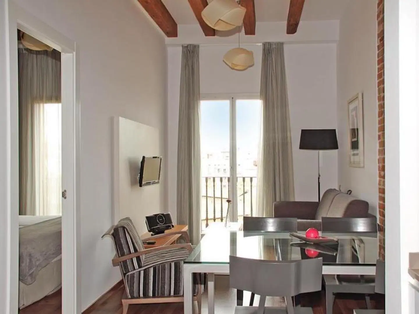 MH Apartments Center ROOM_EXAMPLE