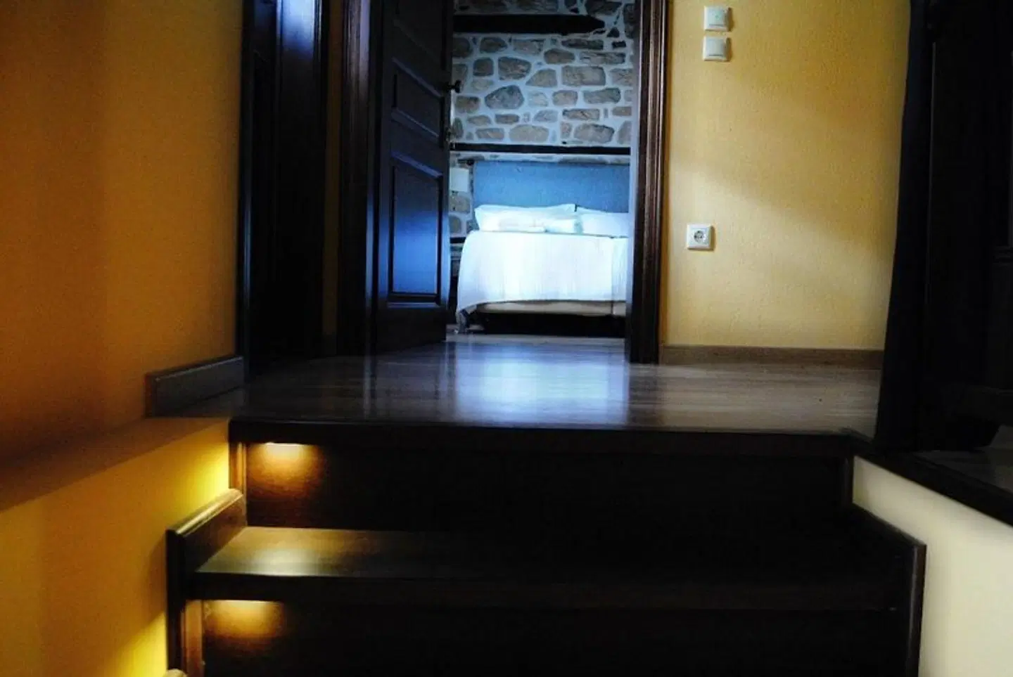 MANSION CHOROSTASI ROOM_EXAMPLE