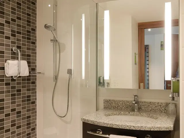 Hampton by Hilton Nürnberg City Centre Badezimmer