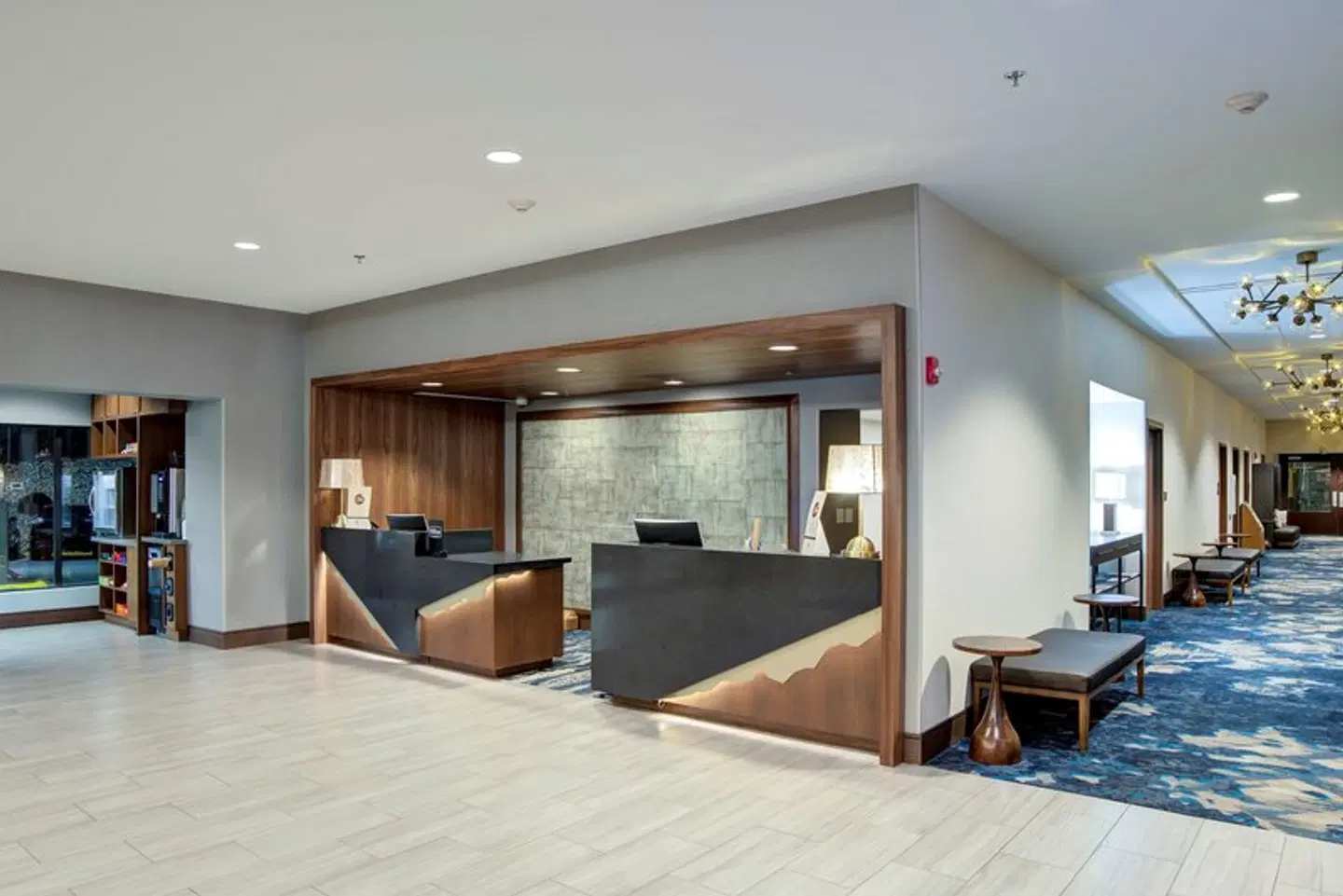 DoubleTree by Hilton Harrisonburg LOUNGE_LOBBY