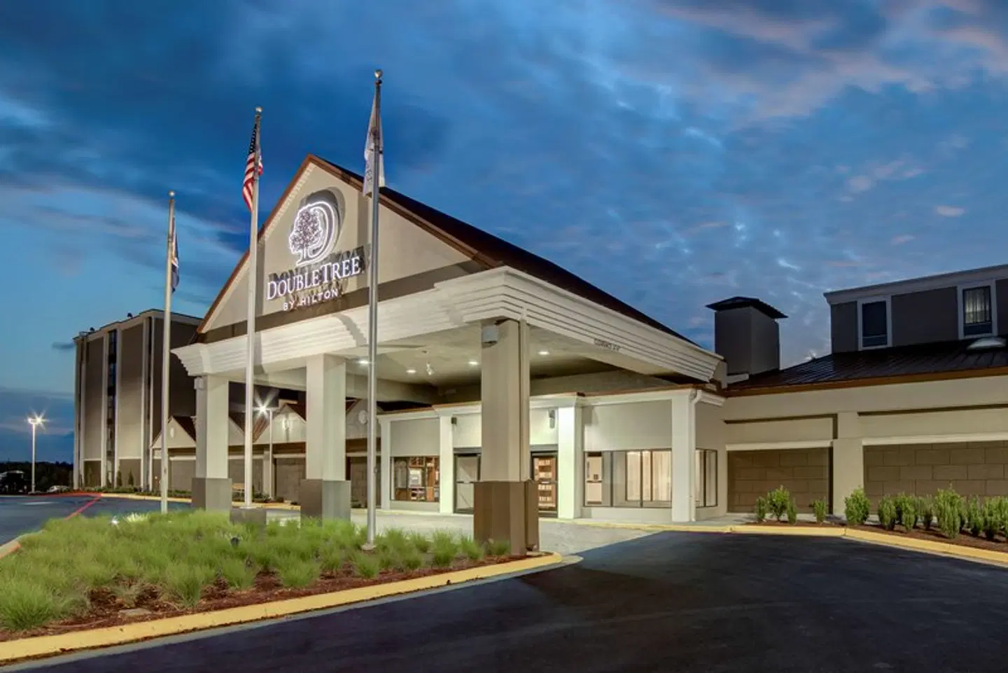 DoubleTree by Hilton Harrisonburg EXTERIOR