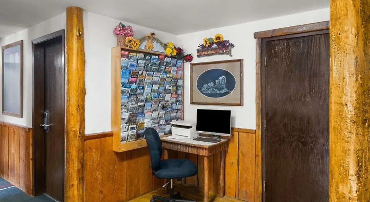 Super 8 by Wyndham Jackson Hole LOUNGE_LOBBY