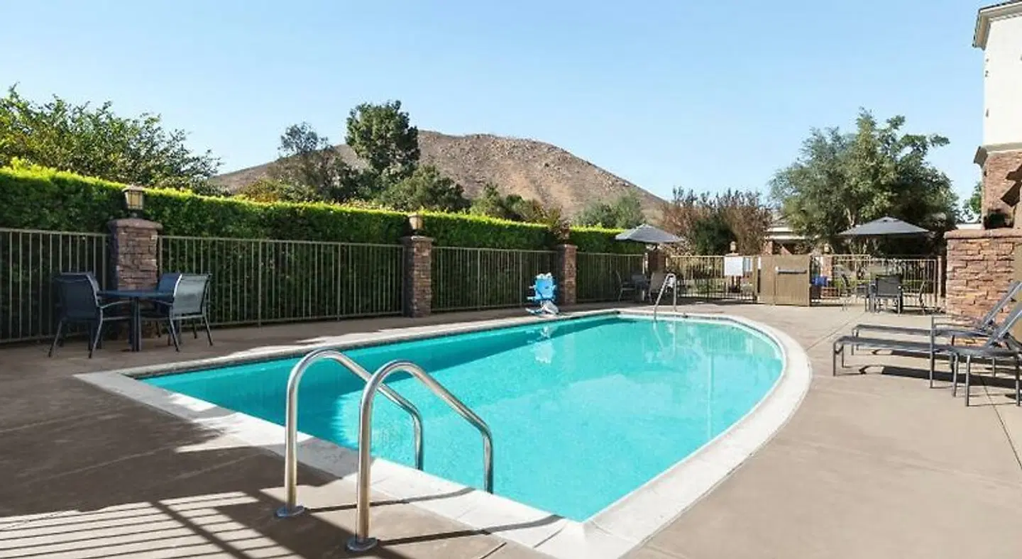 Fairfield by Marriott Inn & Suites Riverside Corona/Norco OUTDOOR_POOL