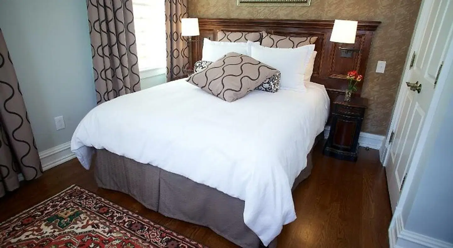 Norwalk Inn and Conference Center ROOM_EXAMPLE