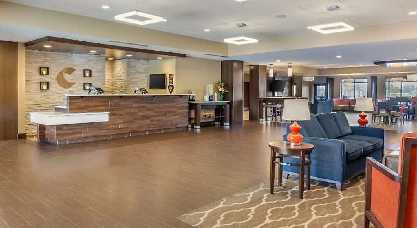 Comfort Suites LOUNGE_LOBBY