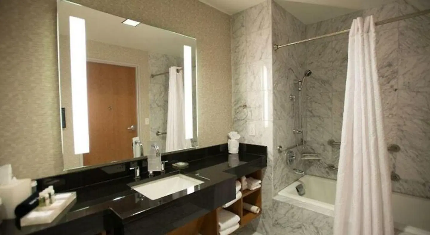 The Hotel at Kirkwood Center Badezimmer