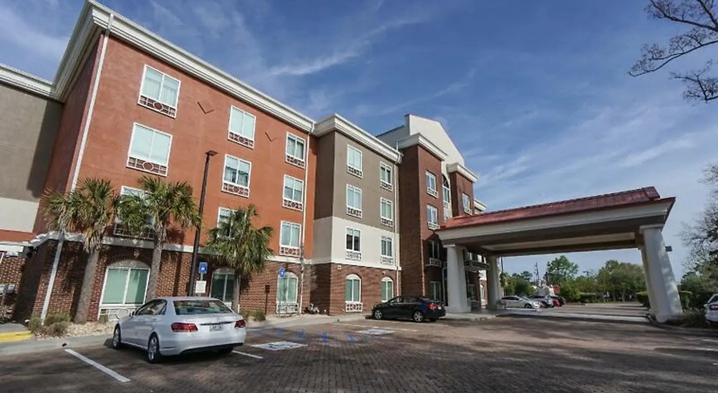Holiday Inn Express & Suites Savannah - Midtown by IHG EXTERIOR
