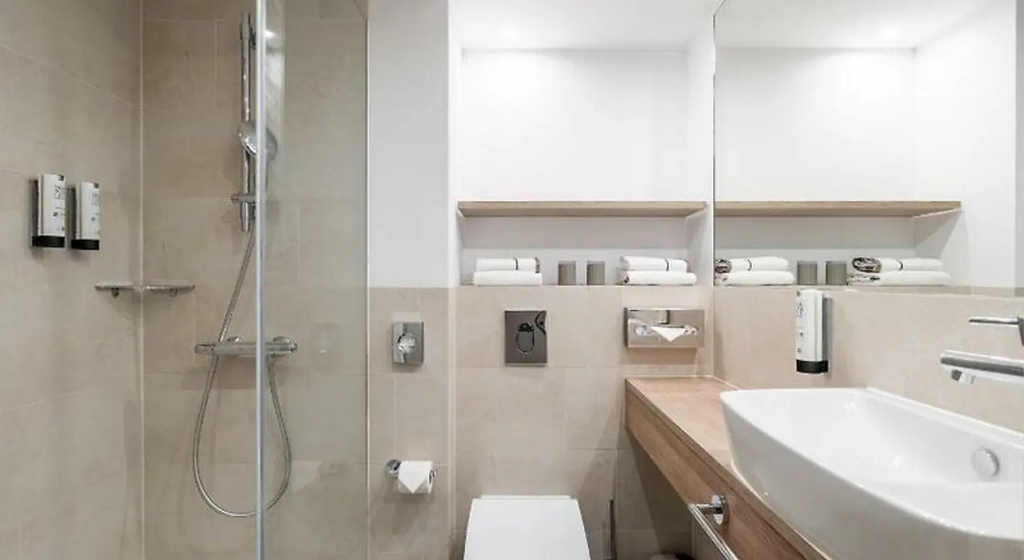 HARBR. Hotel Ludwigsburg Badezimmer