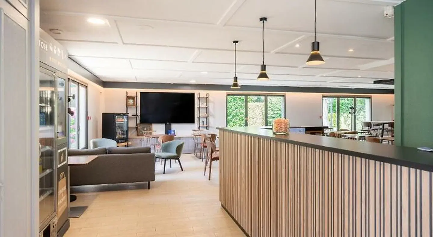 Campanile NATURE - Vannes Bar