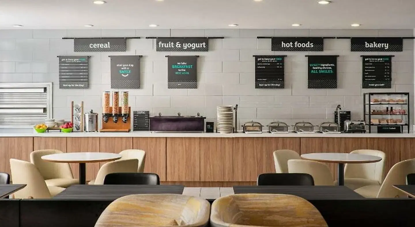 Holiday Inn Meridian E - I-20 / I-59 by IHG Bar