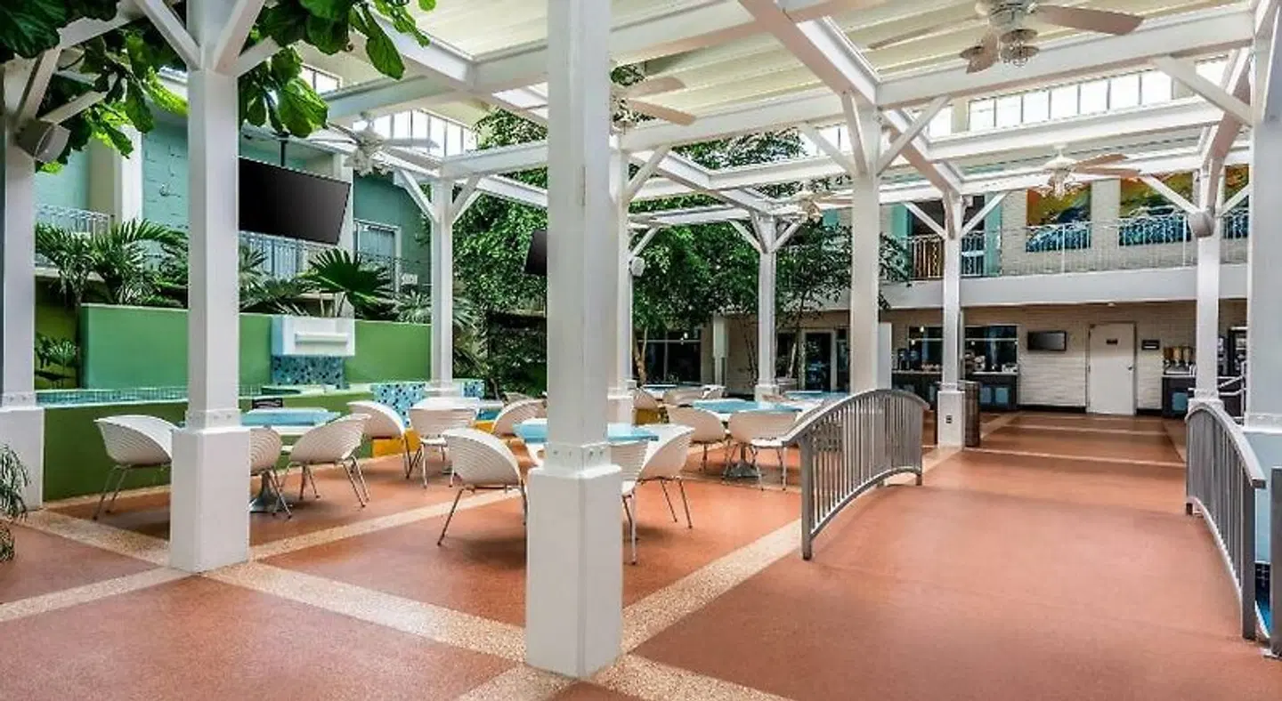Oasis Hotel & Conv. Center, Ascend Hotel Collection Terrasse