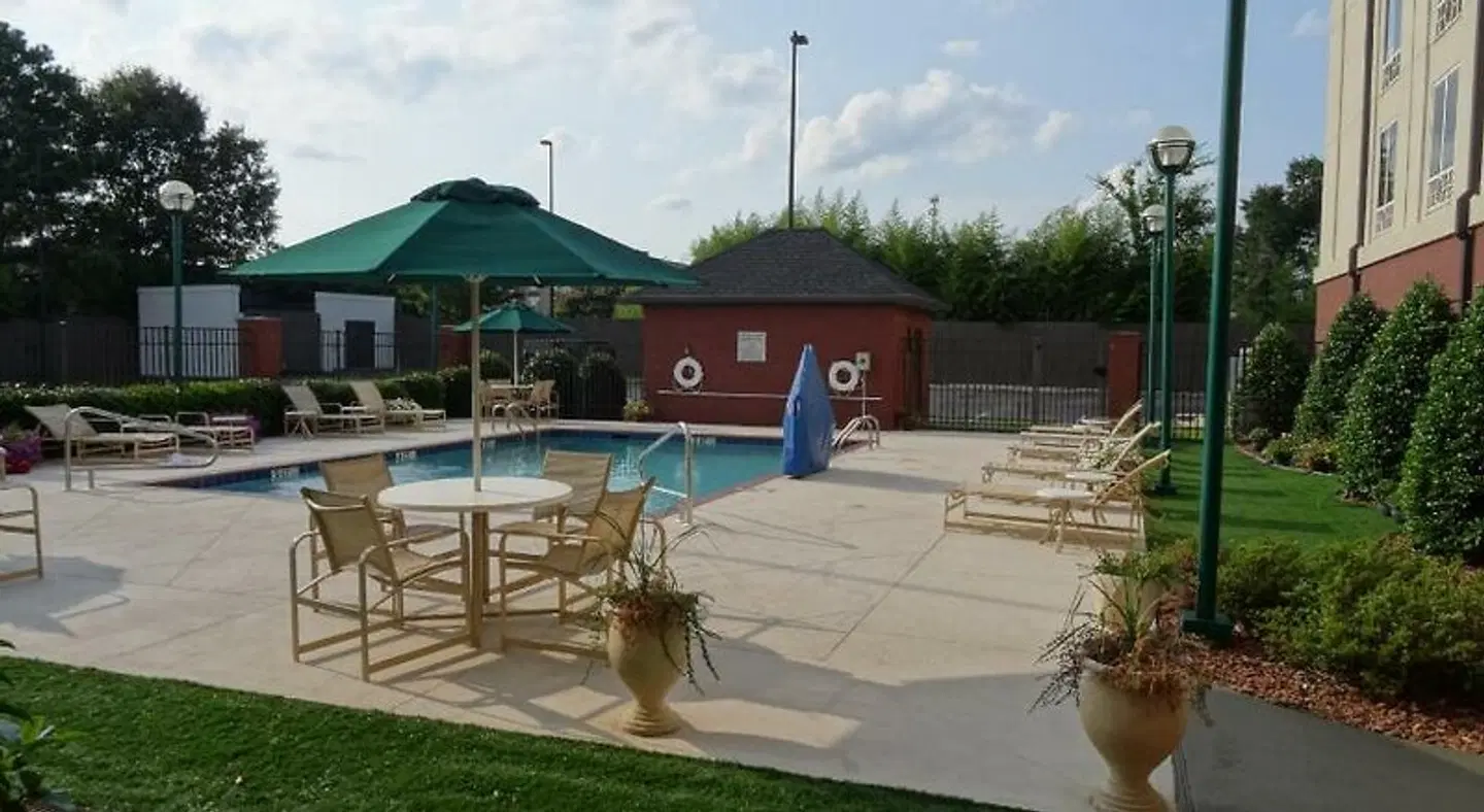 Holiday Inn Express and Suites Tuscaloosa Universi Terrasse