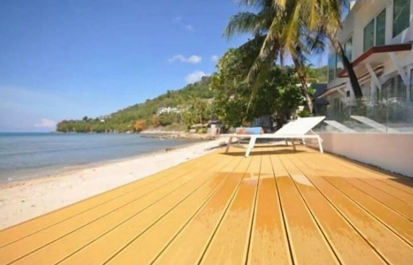 BB Patong Beach House Strand