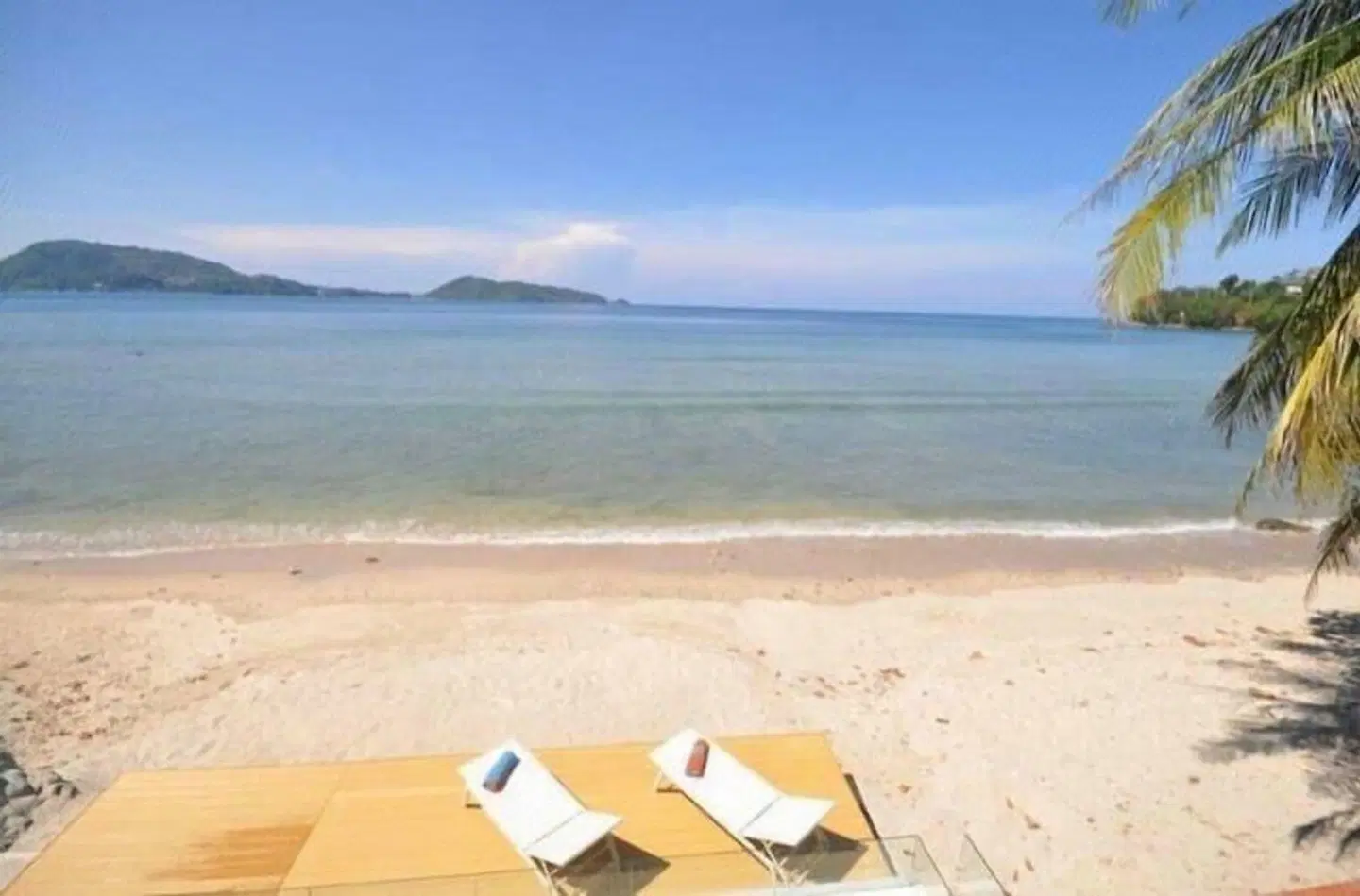 BB Patong Beach House Strand