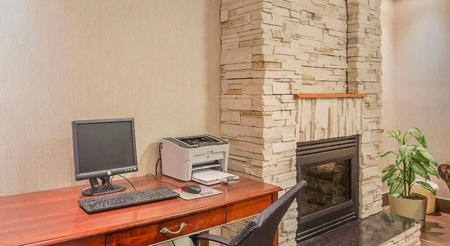 Comfort Inn & Suites University HEALTH_BEAUTY