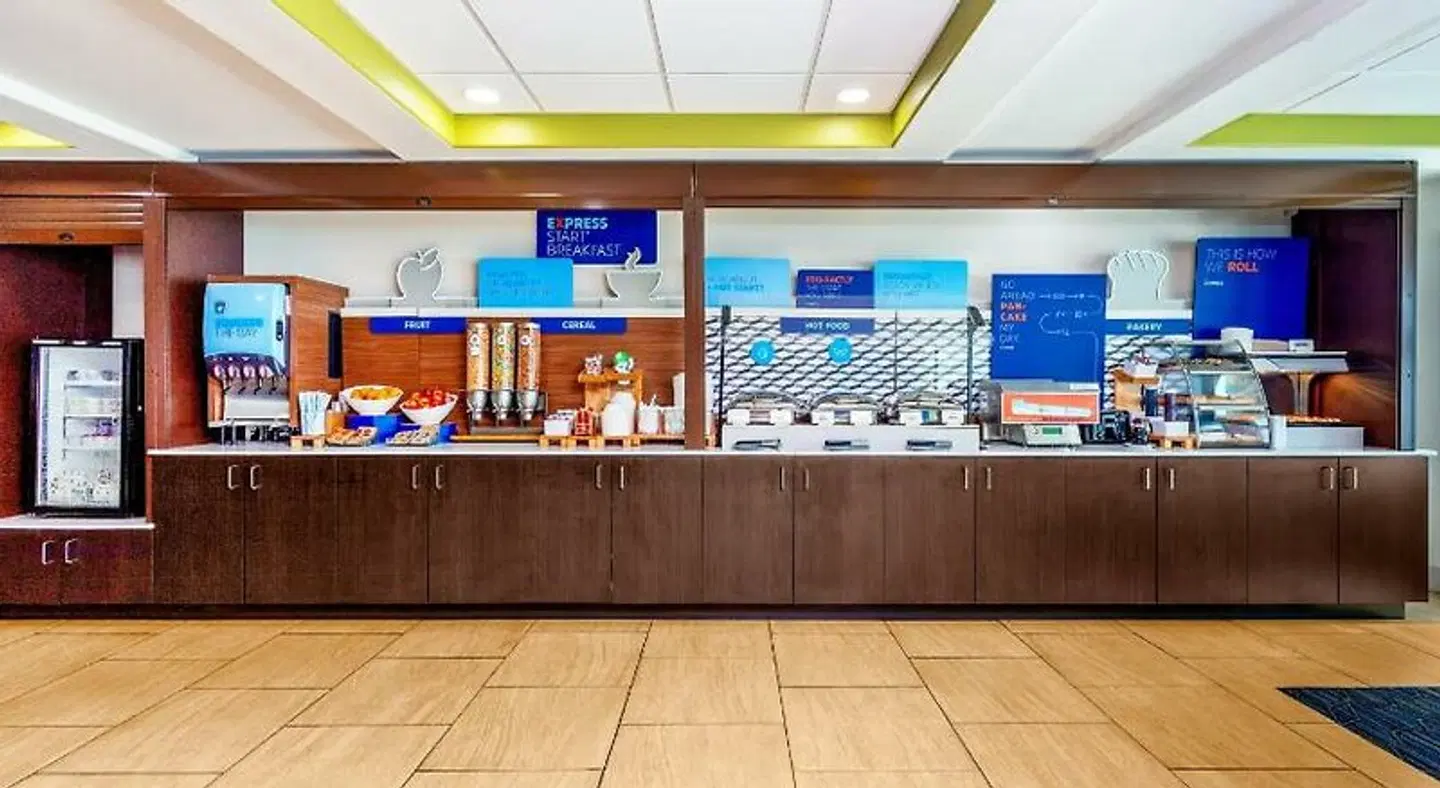 Holiday Inn Express & Suites Jacksonville - Blount Island by IHG LOUNGE_LOBBY