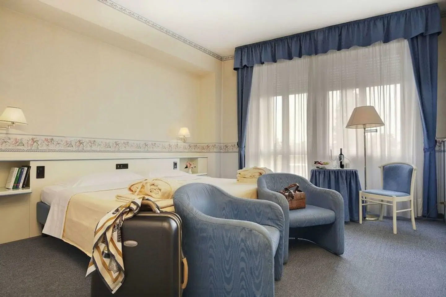 Bristol Buja ROOM_EXAMPLE