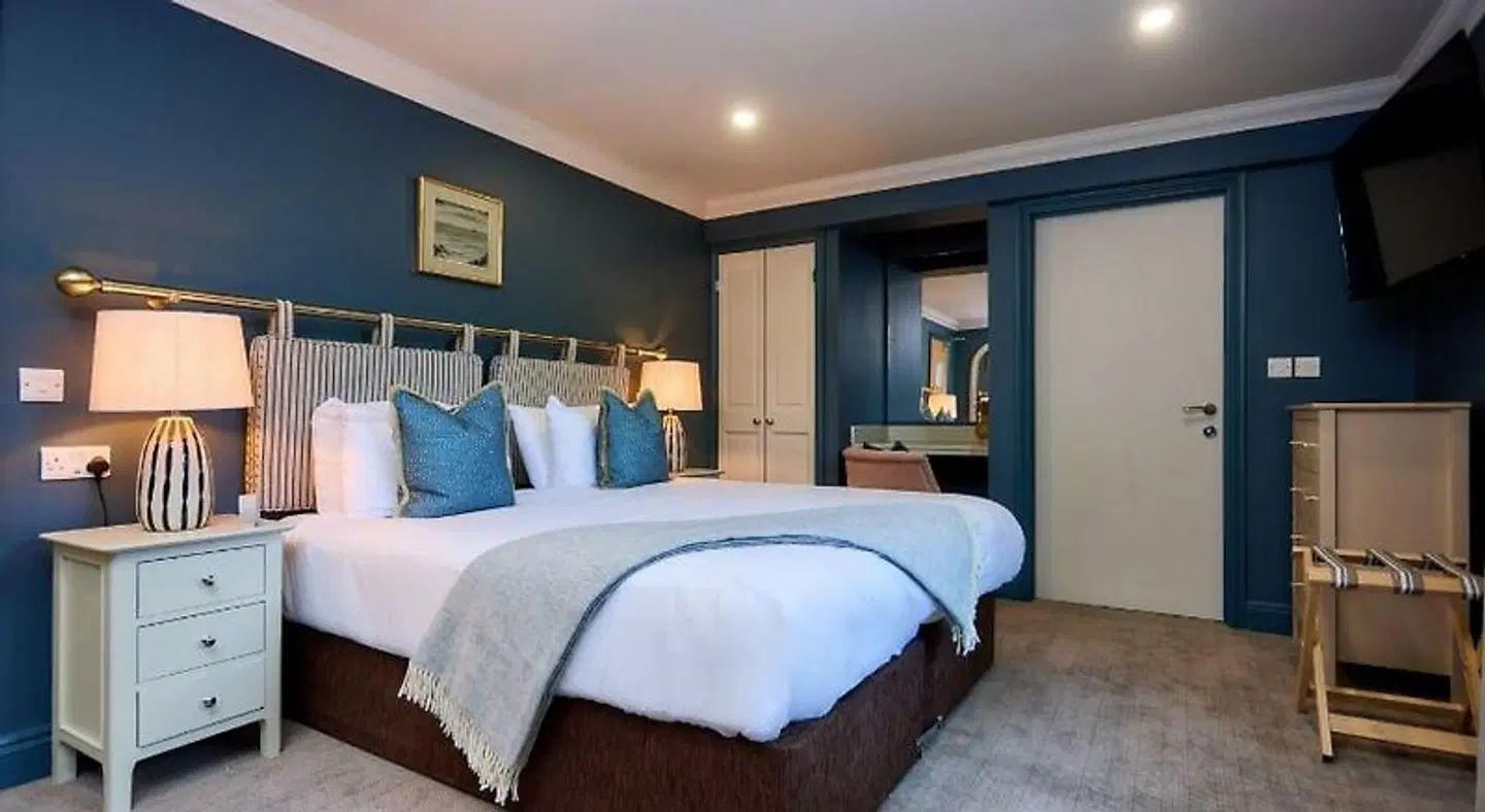 Le Strange Arms Hotel ROOM_EXAMPLE