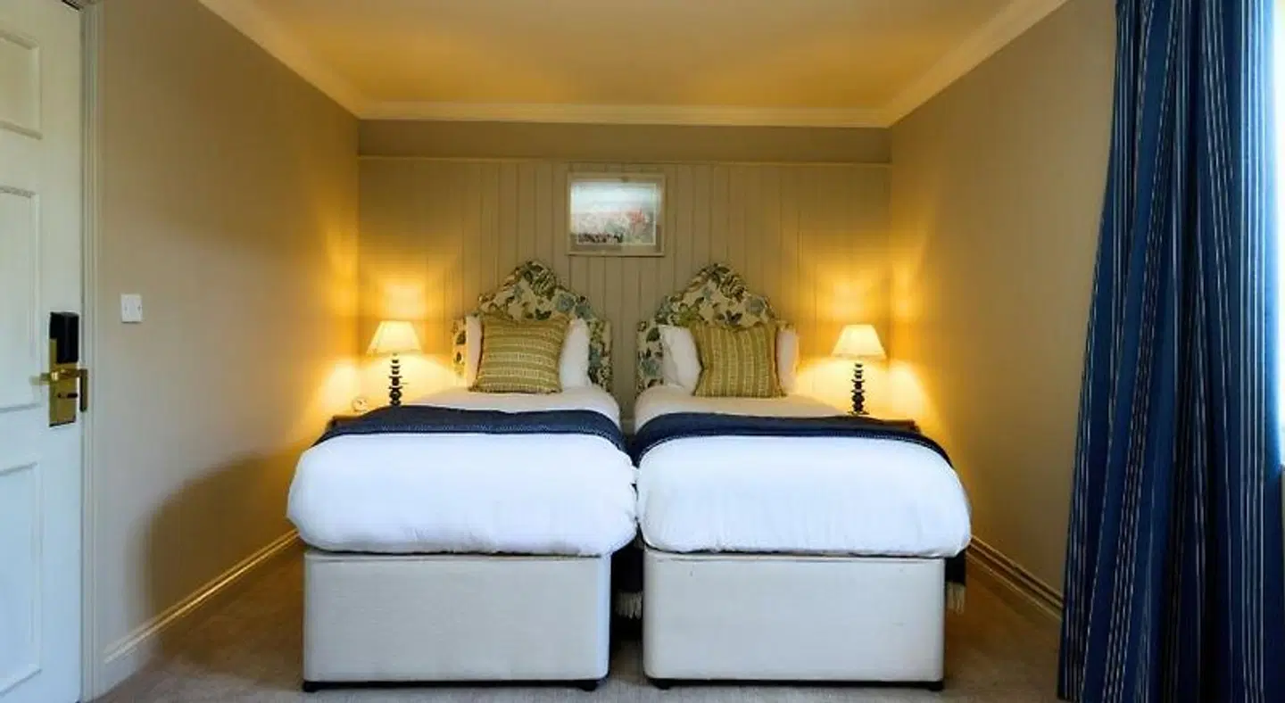Le Strange Arms Hotel ROOM_EXAMPLE