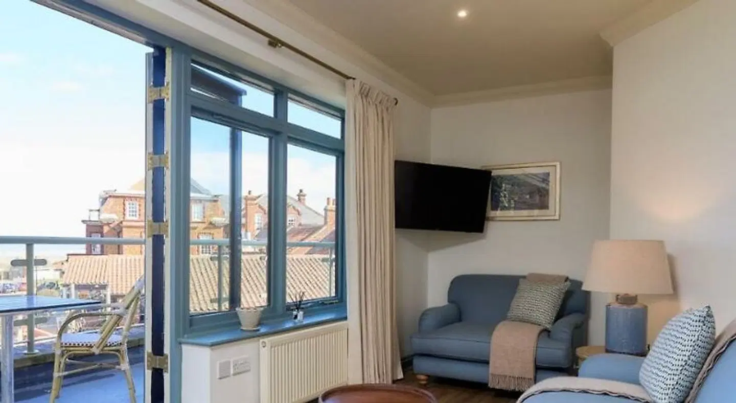 Le Strange Arms Hotel ROOM_EXAMPLE