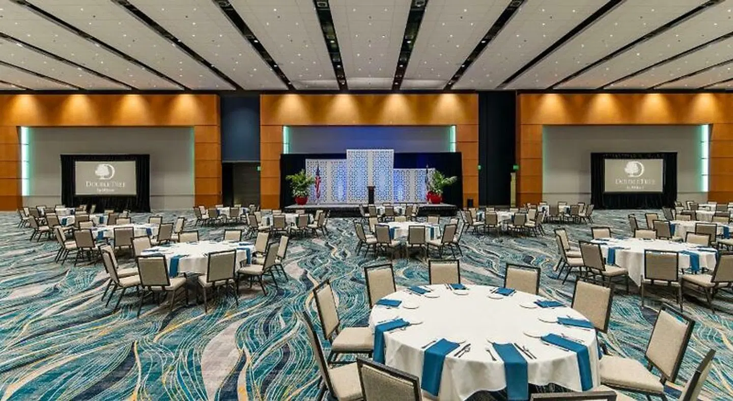 DoubleTree by Hilton Hotel Cedar Rapids Convention Complex Restaurant