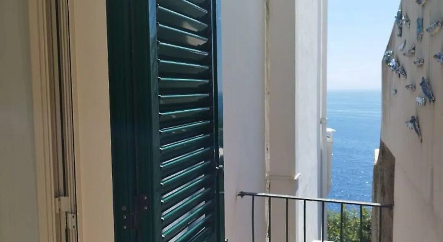 La Perla EXTERIOR