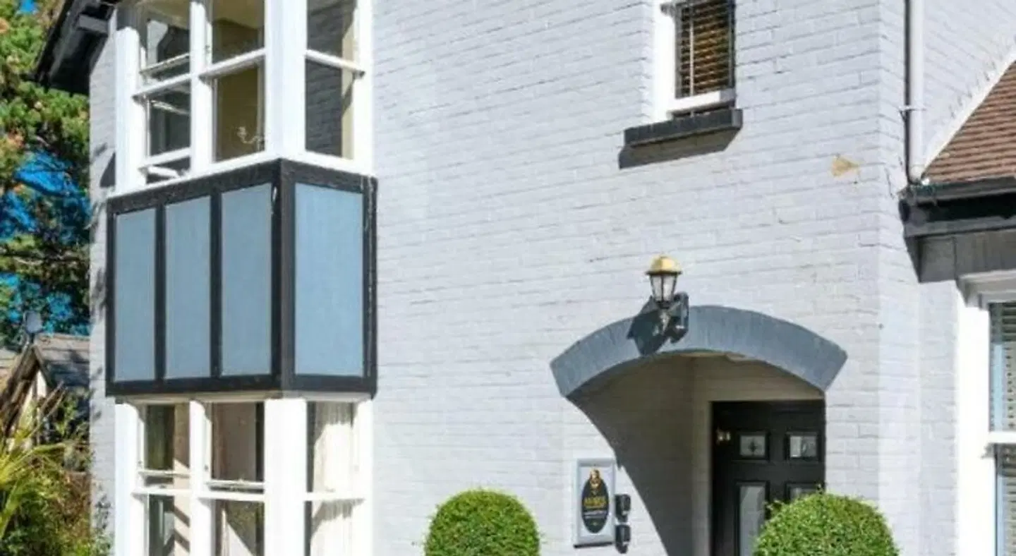 Derby Manor Hotel EXTERIOR