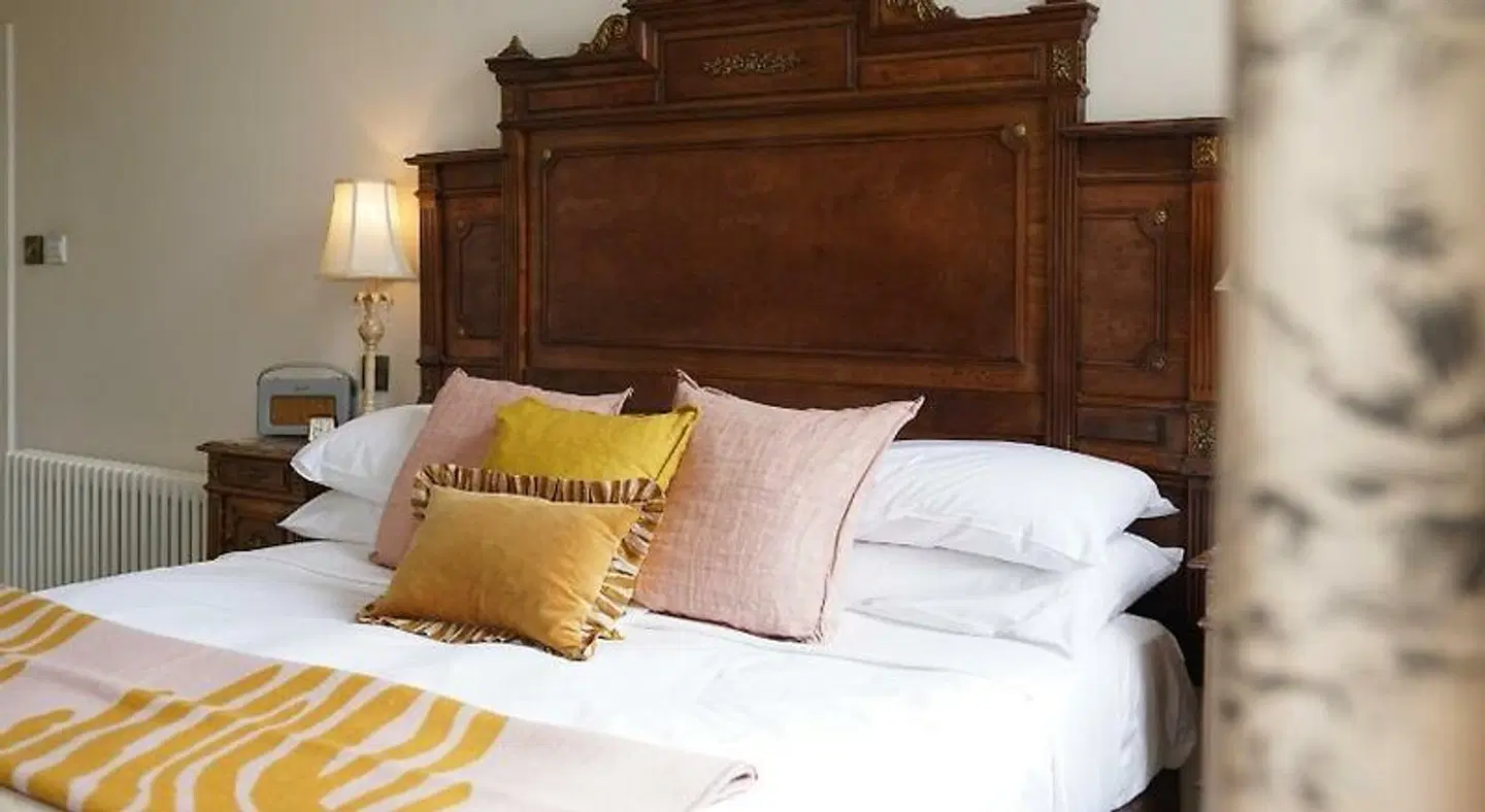 The Falcon Hotel ROOM_EXAMPLE
