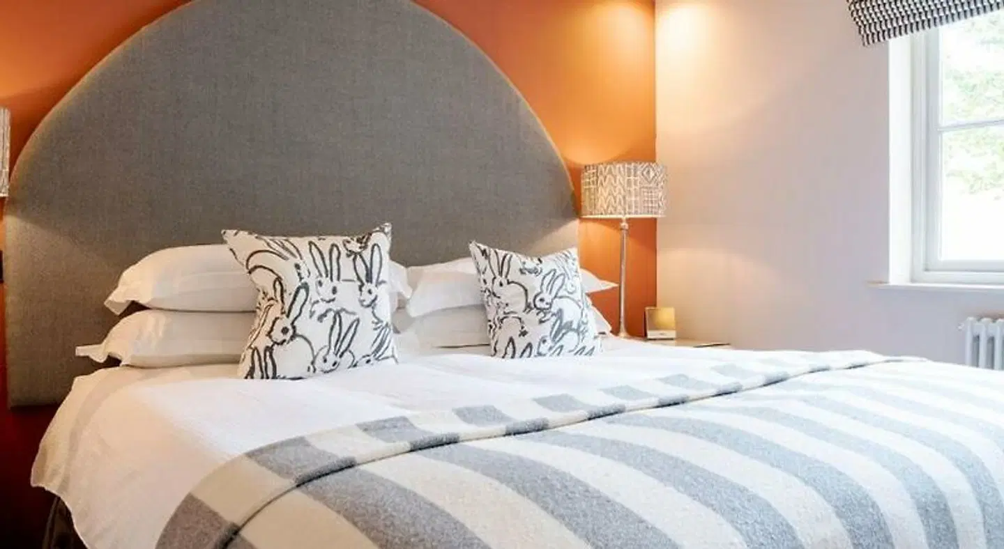 Hare & Hounds ROOM_EXAMPLE