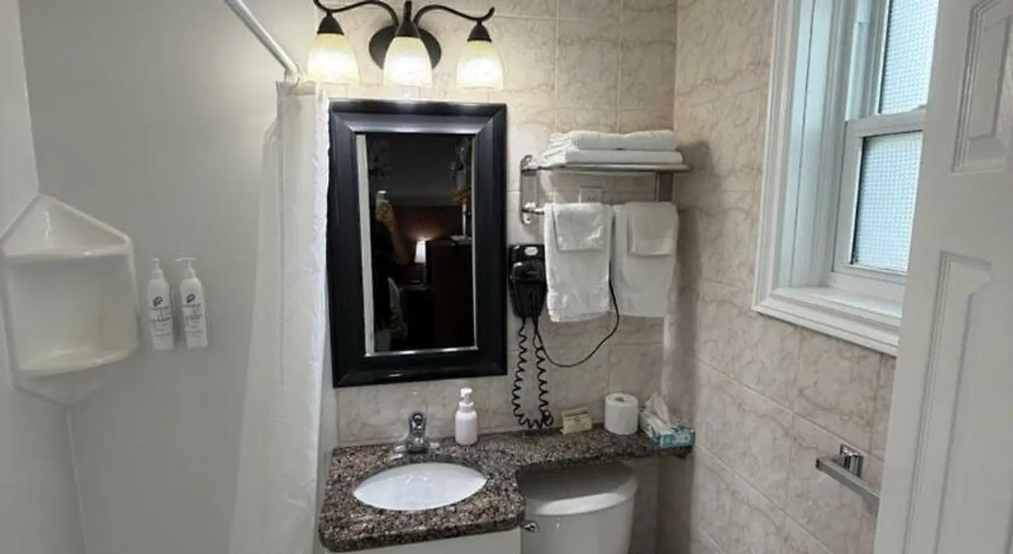 Perth Plaza Motel Badezimmer