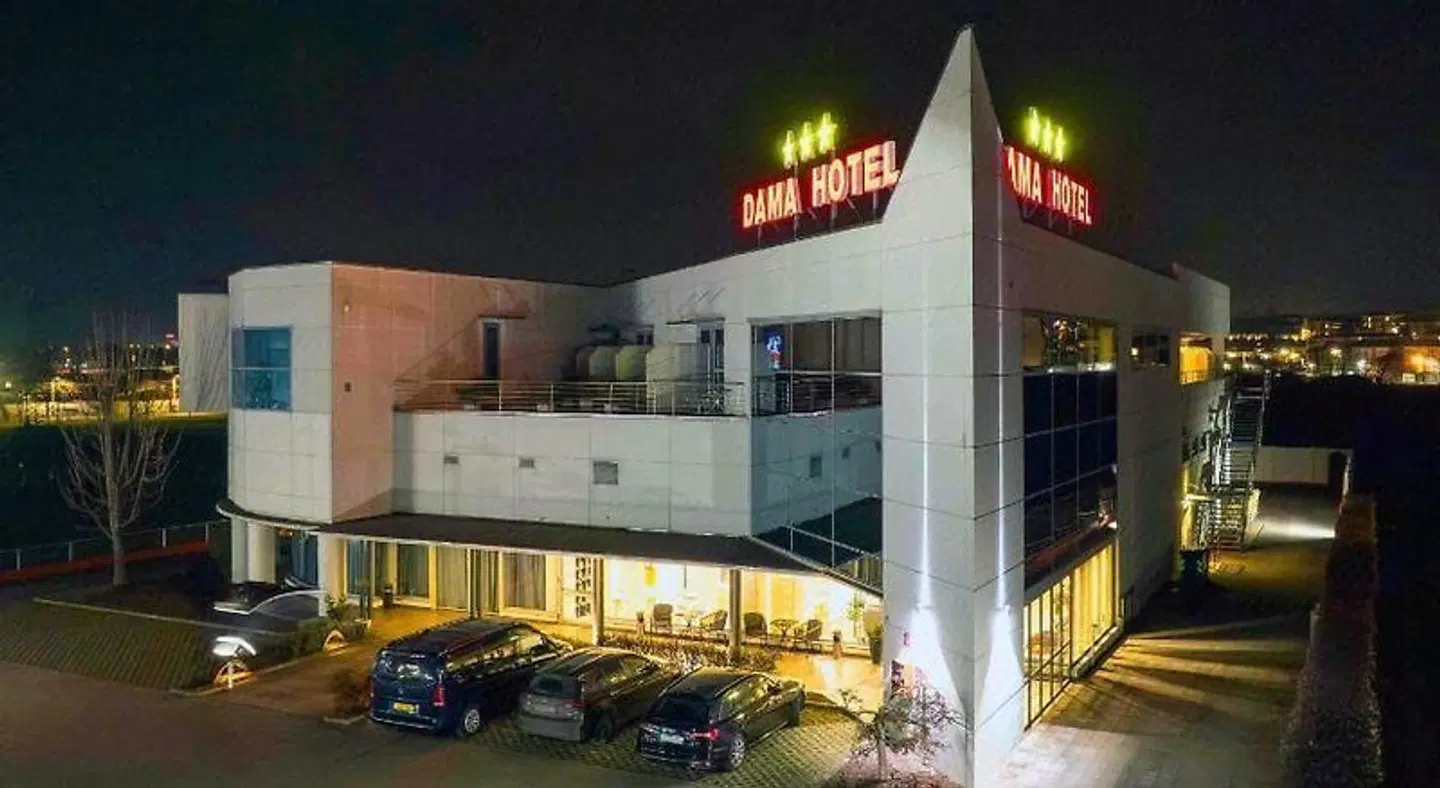 Dama Hotel EXTERIOR