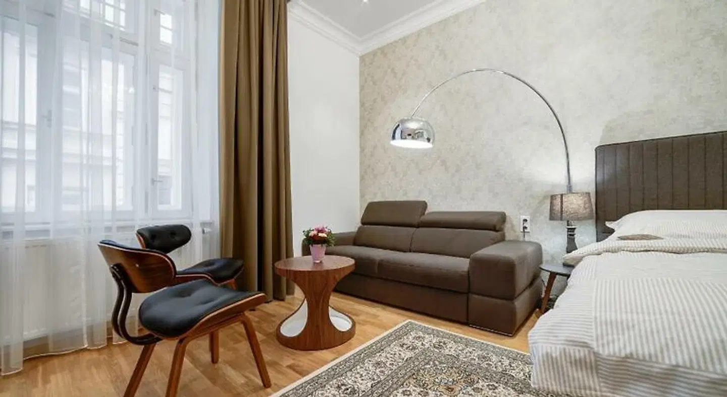 Bishop Apartments ROOM_EXAMPLE