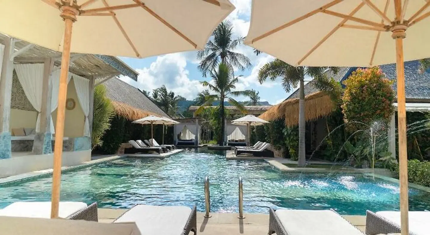 Rascals Hotel OUTDOOR_POOL