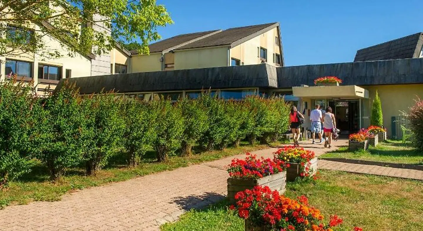 Le Domaine des Puys EXTERIOR