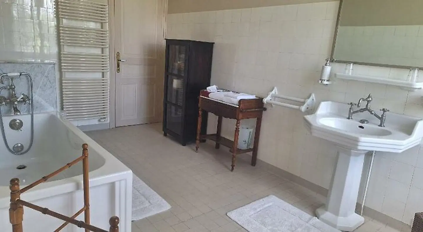 Appartement du Château du Grand Bouchet Badezimmer
