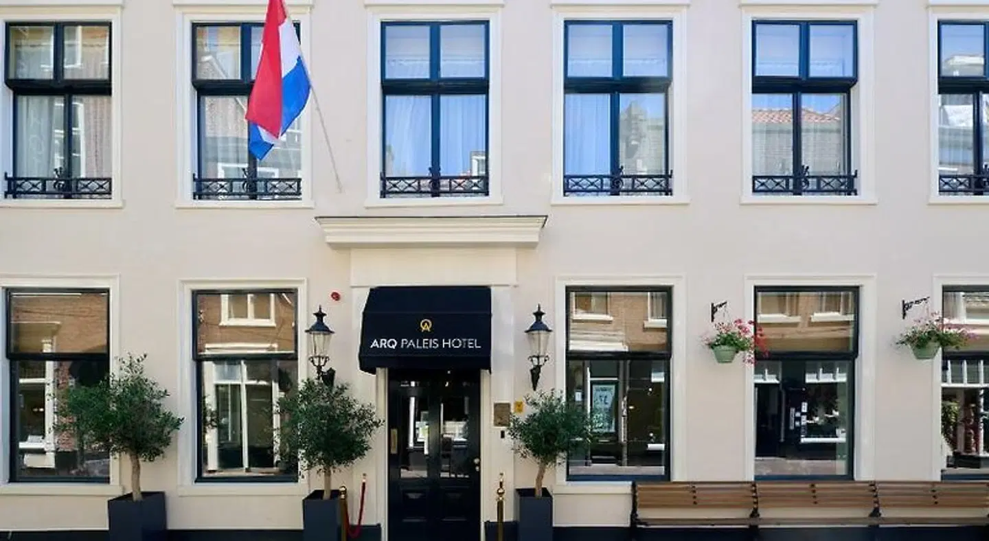 Paleis EXTERIOR
