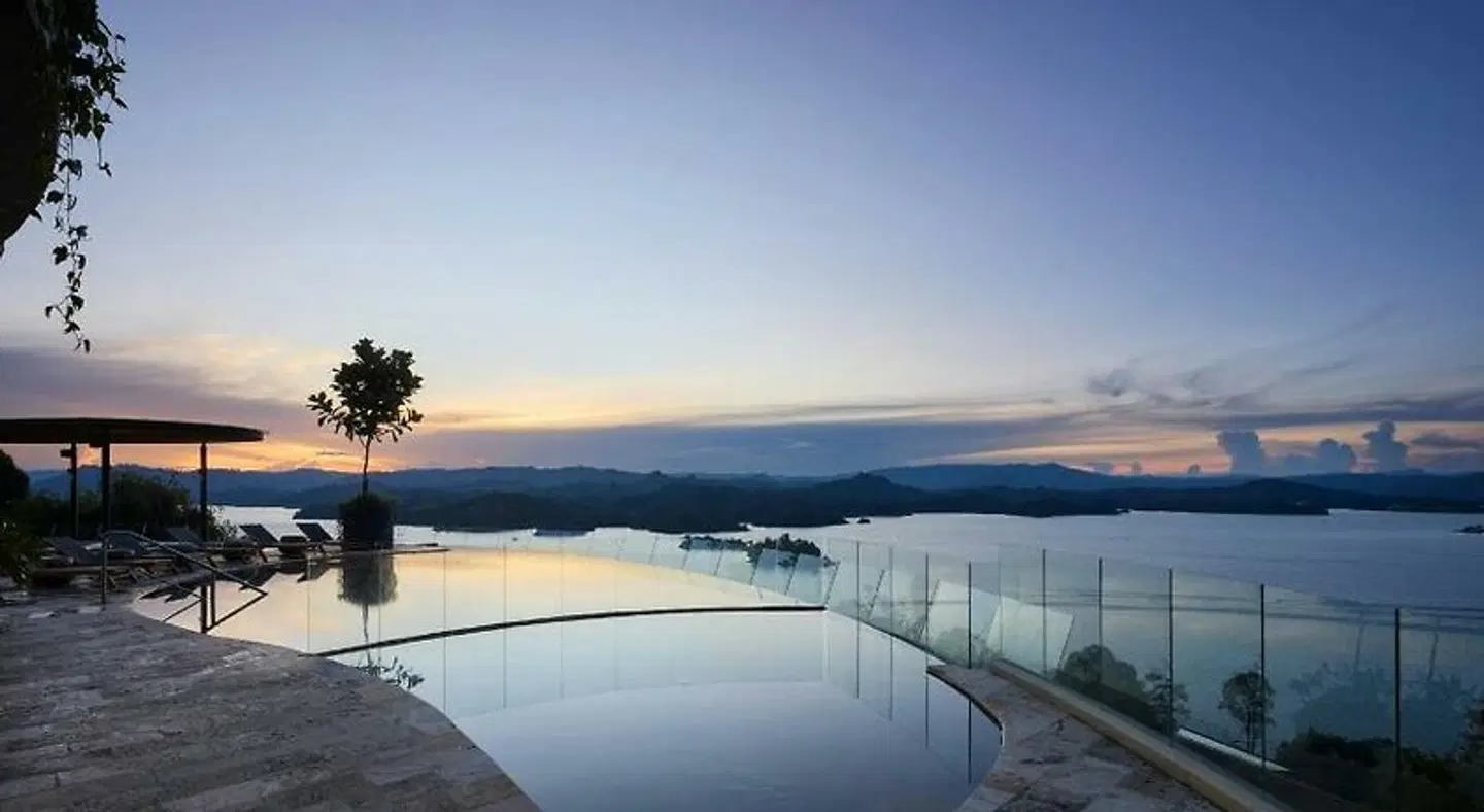 The Brown, Guatape, Autograph Collection OUTDOOR_POOL
