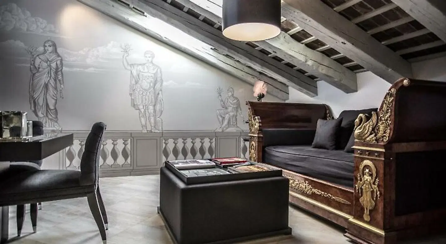 Seven Historical Suites LOUNGE_LOBBY