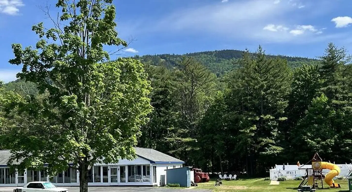 North Colony Motel and Cottages LANDSCAPE