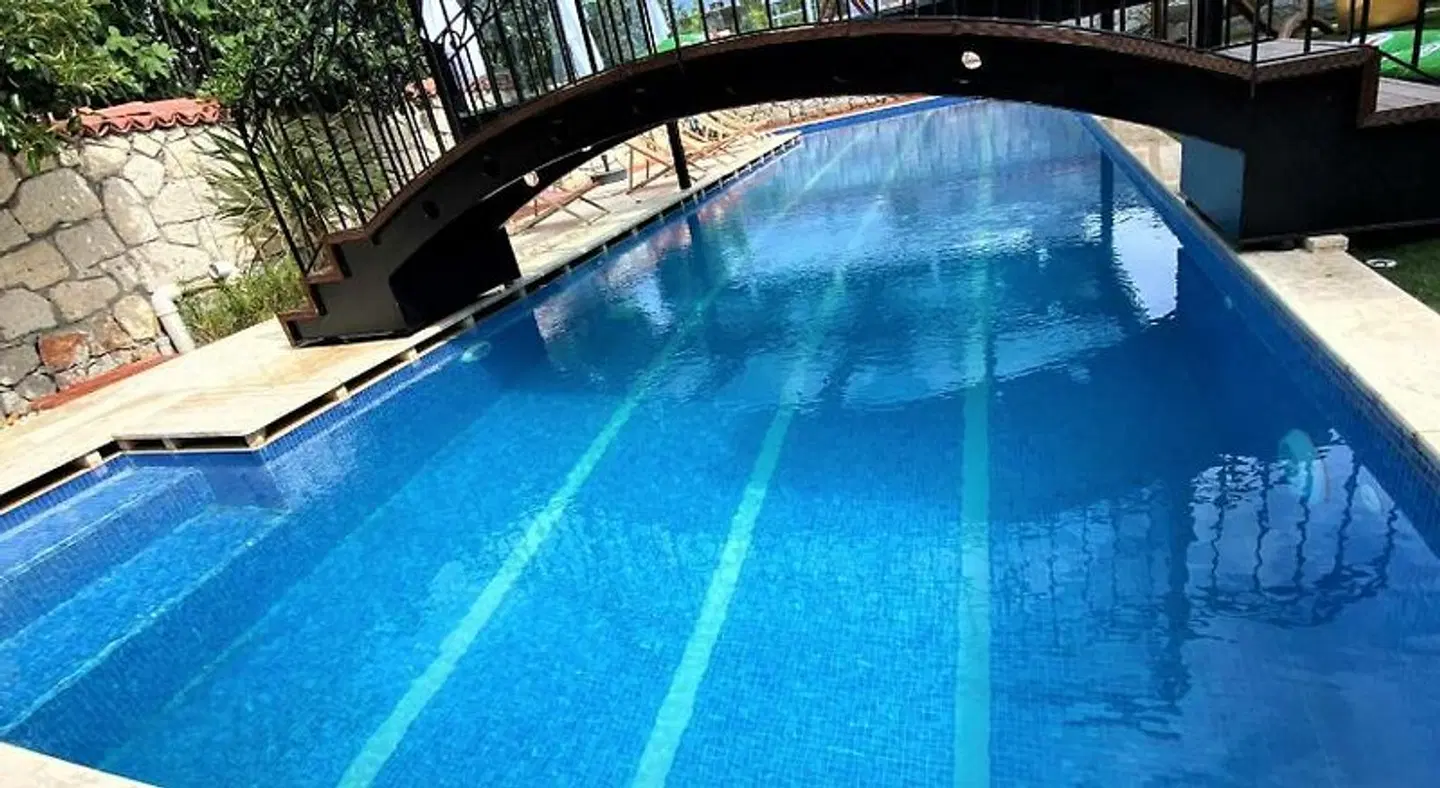 Alacati Grand Eldoris Otel Hallenbad