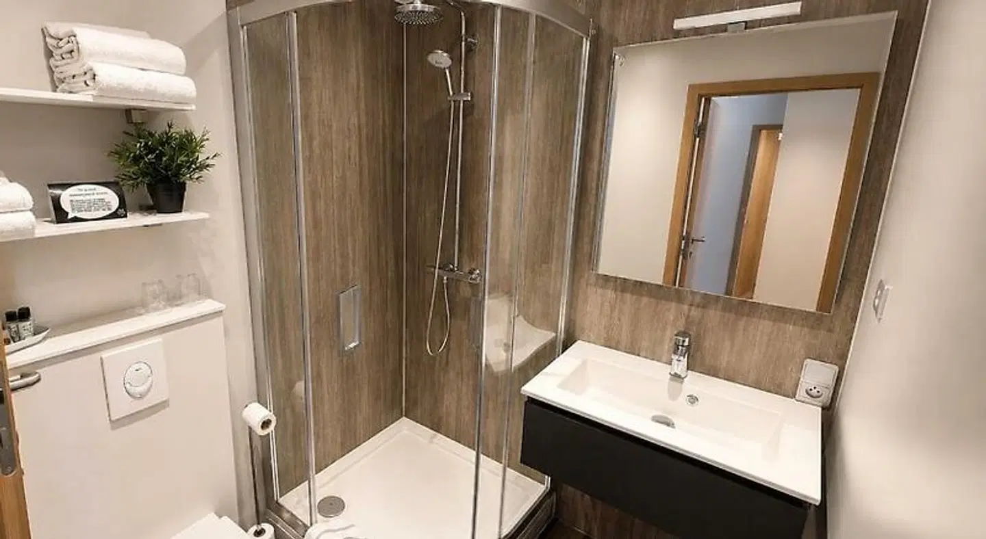 Axis Hotel Badezimmer