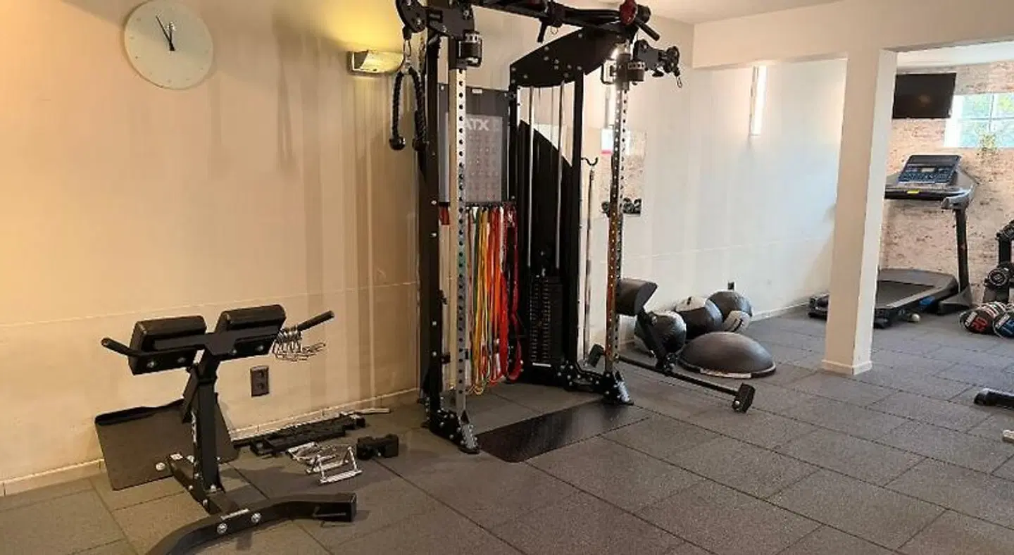 Axis Hotel SPORTS_AND_LEISURE