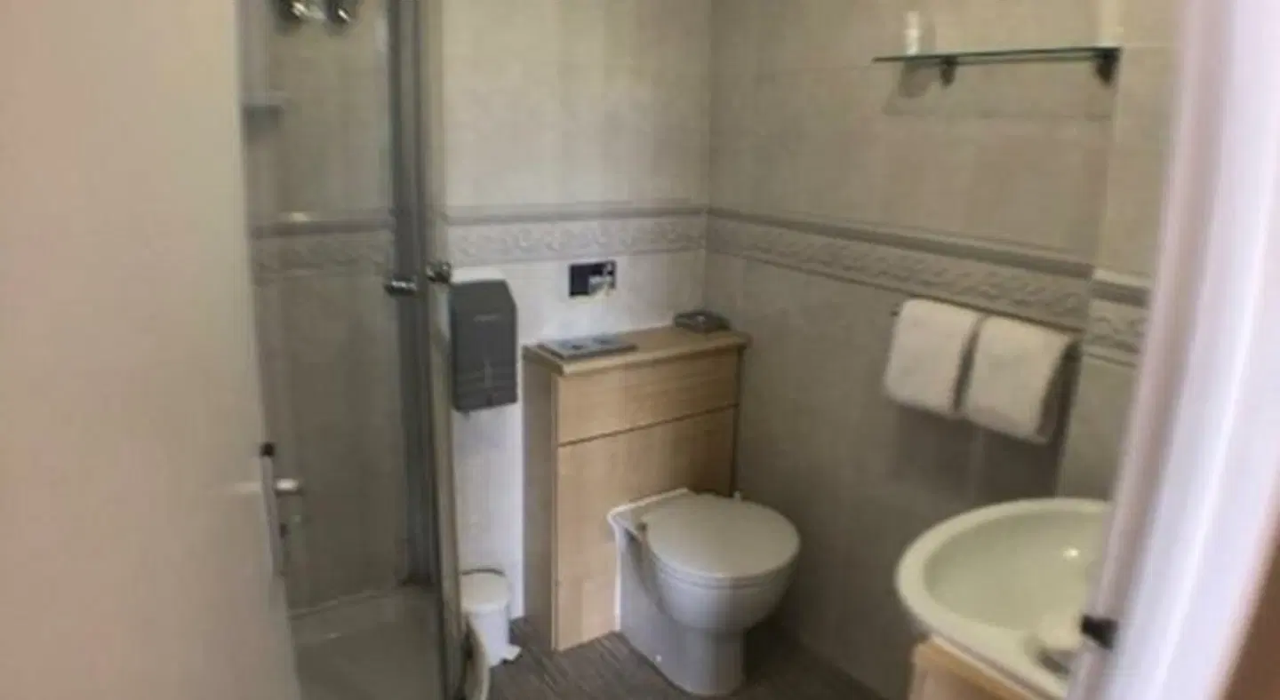 Cheriton Guesthouse Badezimmer