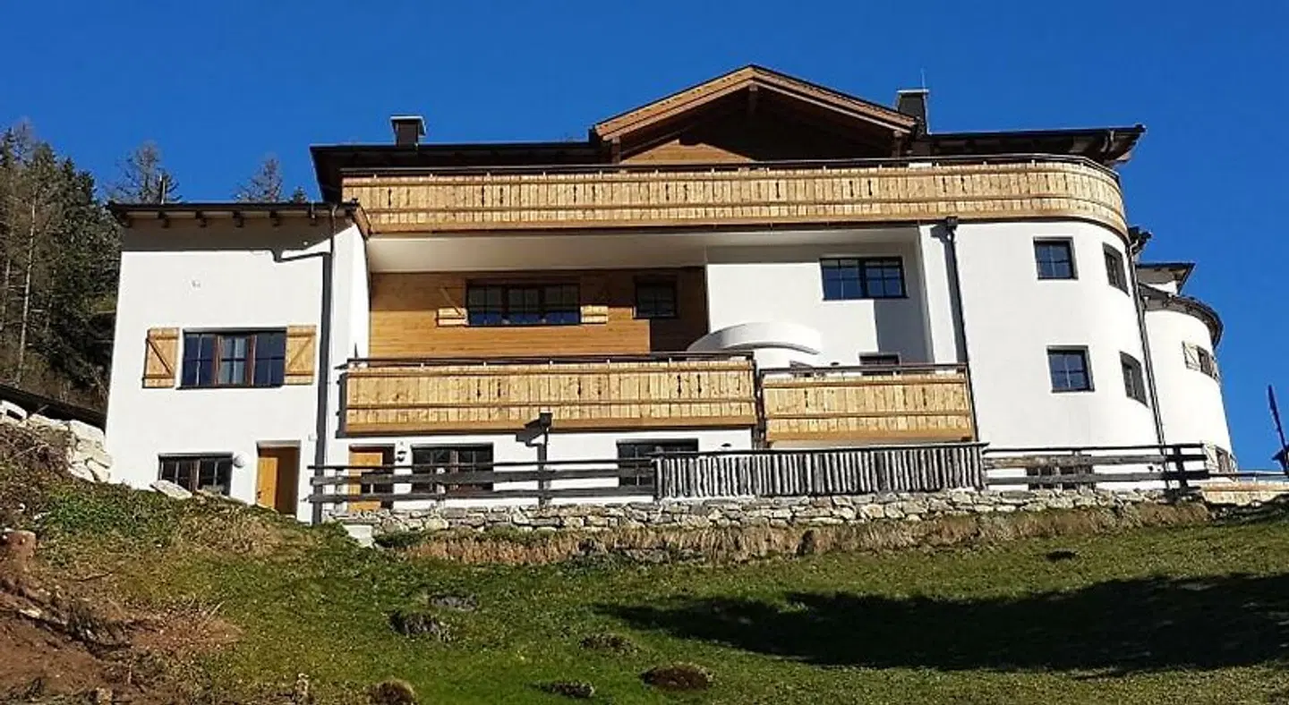 Gertrud EXTERIOR