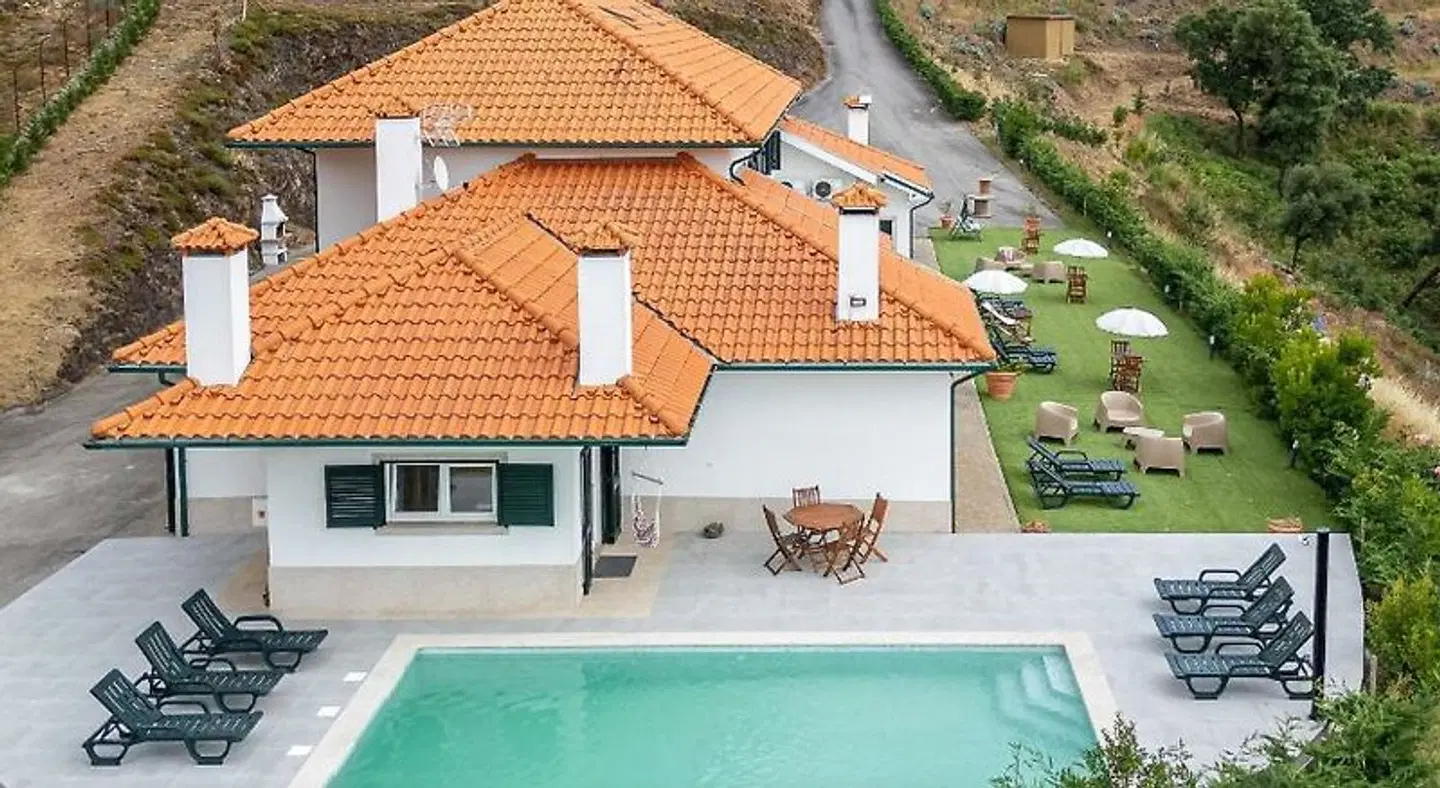 Central Suites Arouca OUTDOOR_POOL